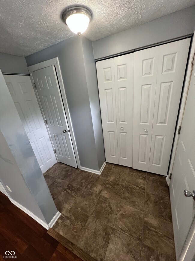 Foto del edificio - 9445 Timber View Dr