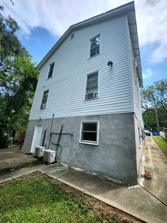 Foto del edificio - 1206 Francis St NW