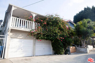 1210 Laveta Terrace