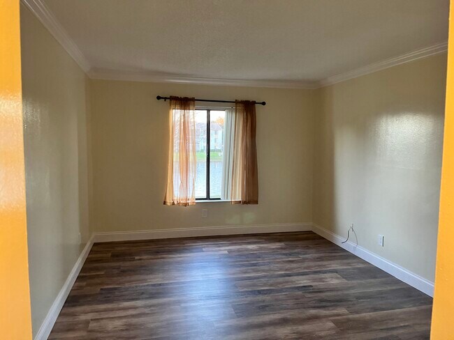 Building Photo - 8205 Sun Spring Cir