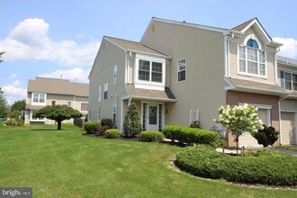 Building Photo - 36 Honey Locust Ln