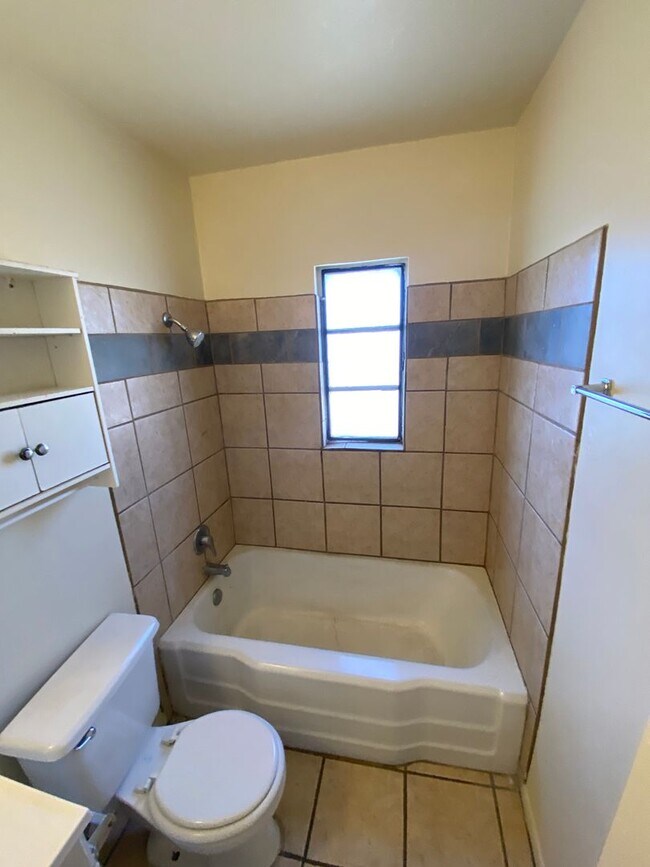 Foto del edificio - Beautiful 3 Bedroom Home! Available Now!