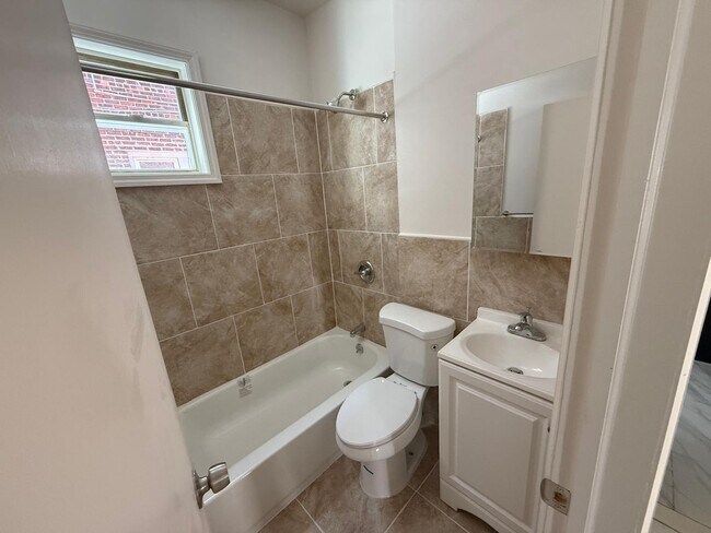 Foto del edificio - 867 E 231st St