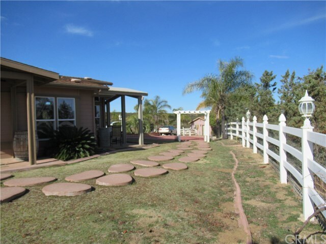 Building Photo - 39565 Spanish Oaks Dr
