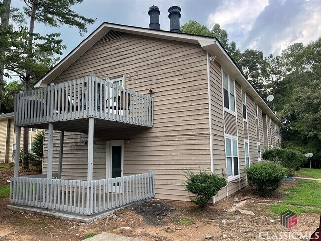 Foto del edificio - 120 Pinehurst Ct