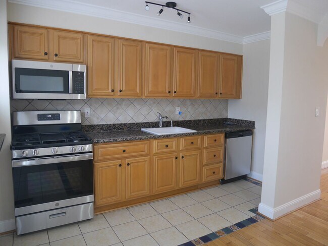 Foto del edificio - Modernized 2 Bedroom Rowhome in Baltimore