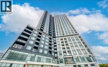 Building Photo - 716 Eglinton Ave W