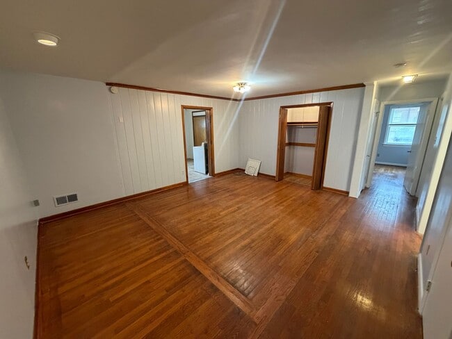 Building Photo - 5300 W Franklin St