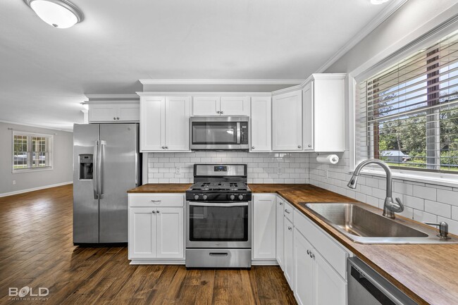 Building Photo - Beautiful 3 bedrooms 2 bathrooms in Benton