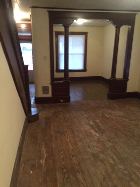 Building Photo - 728 Mine St
