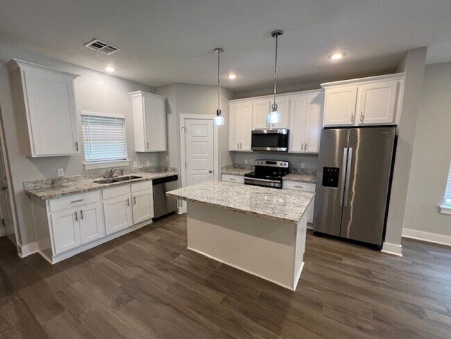 Foto del edificio - 5030 S Prien Lake Rd