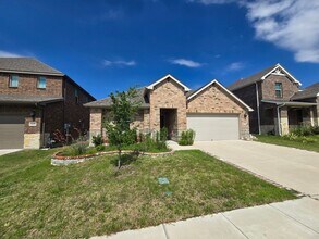 Building Photo - 444 Ella Ln