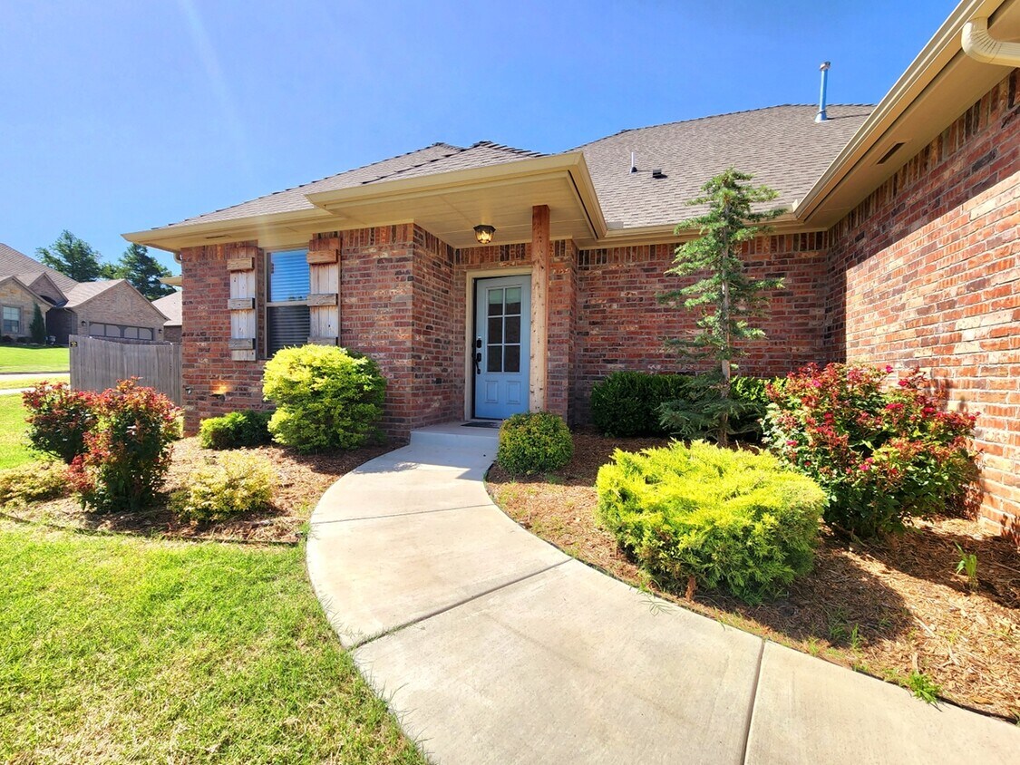Primary Photo - 2308 Paraiso Way