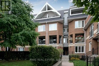 Building Photo - 217 St George St