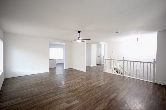 Foto del edificio - 5819 Flax Bourton St