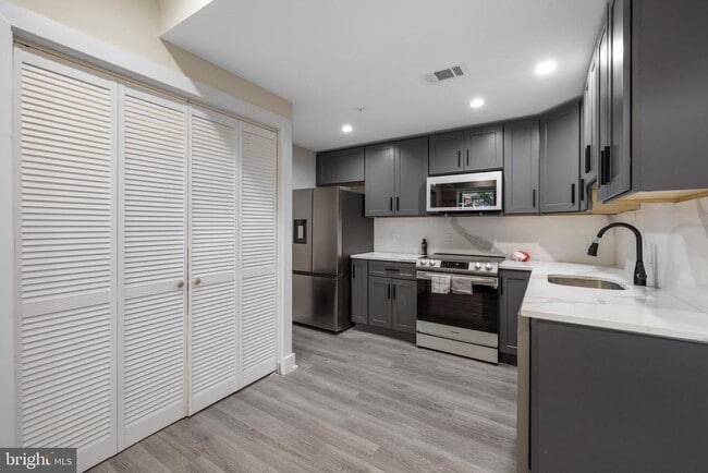 Foto del edificio - 3517 14th St NW