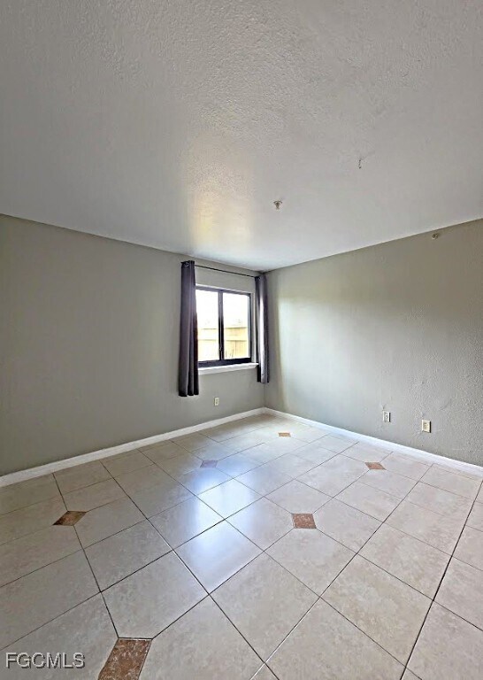 Foto del edificio - 2937 Winkler Ave