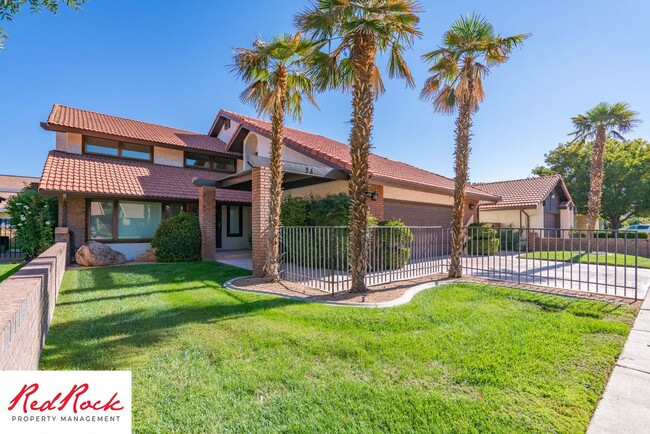 Building Photo - Great 5 Bedroom, 3 Bathroom Home in a Quie...