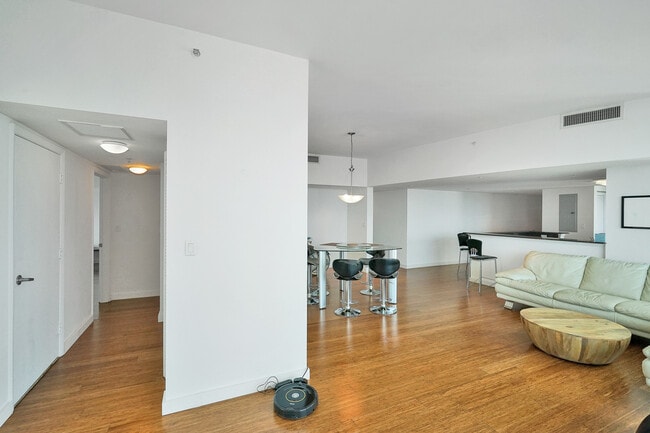 Photo - 1800 N Bayshore Dr Townhome