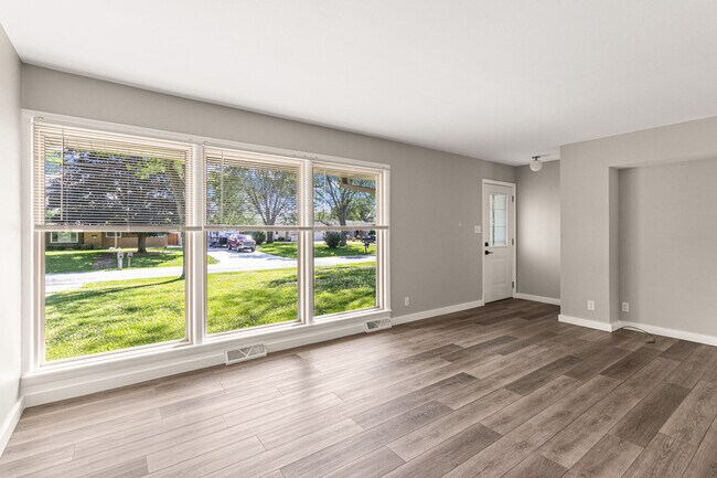Foto del edificio - N58W18330 Juniper Ln