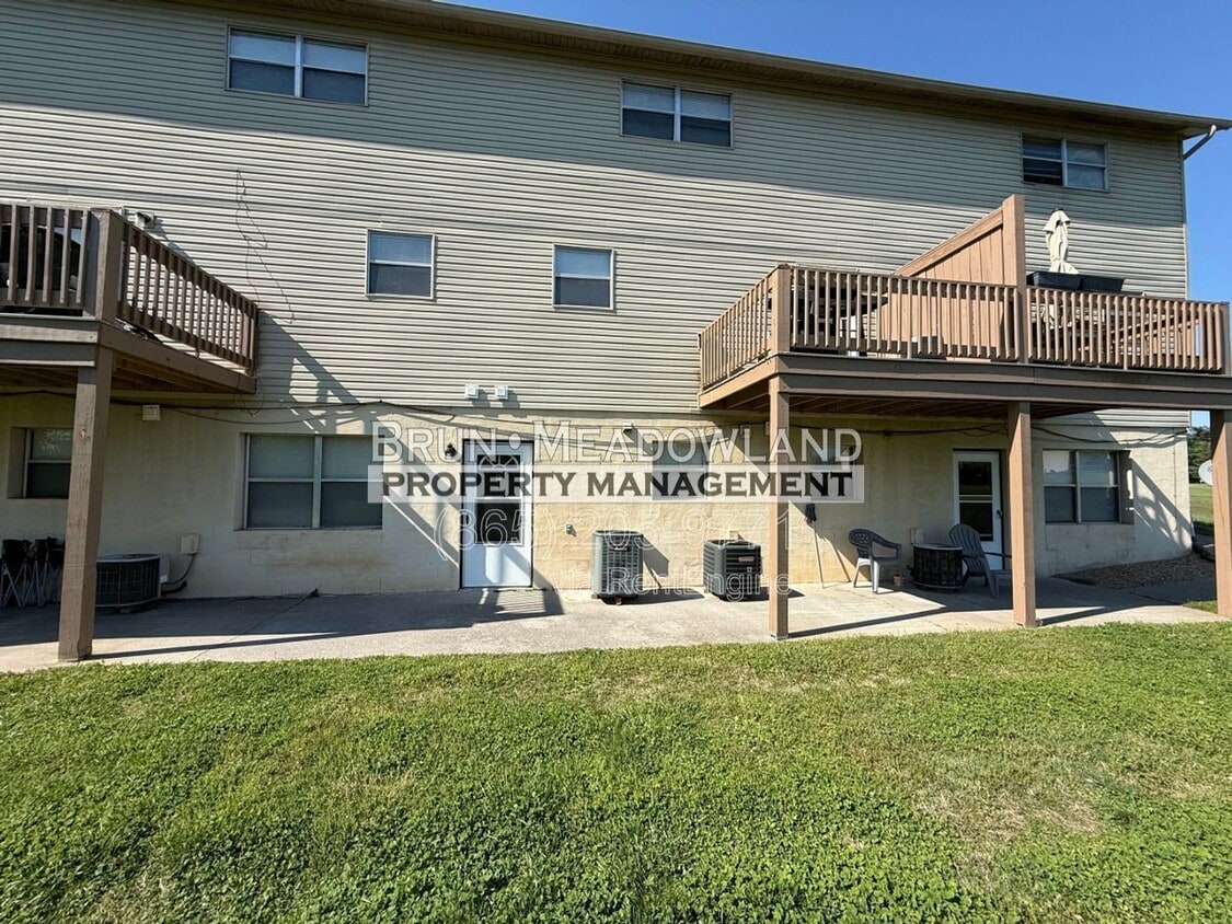 Photo - 1921 Meadowland Lane