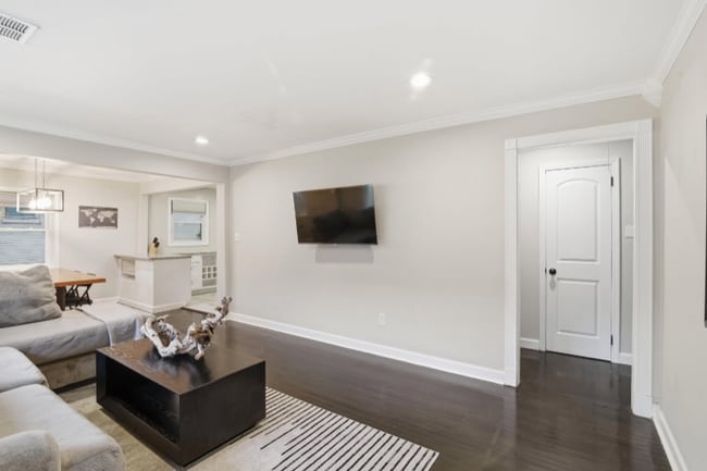 Photo - 1373 Benteen Way SE House