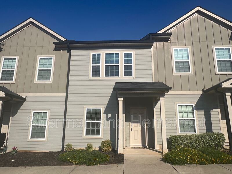 Foto principal - 723 Tarvin Cir