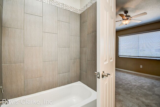 Foto del edificio - 3 br, 3 bath House - 400 Madeira Circle