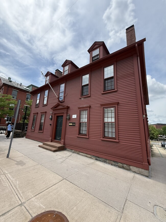 Building Photo - 203 S Main St