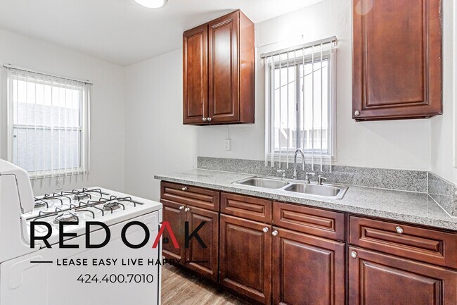 Foto del edificio - 12145 Pine St