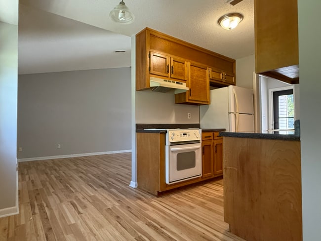 Foto del edificio - 9746 Wallwood Dr SE