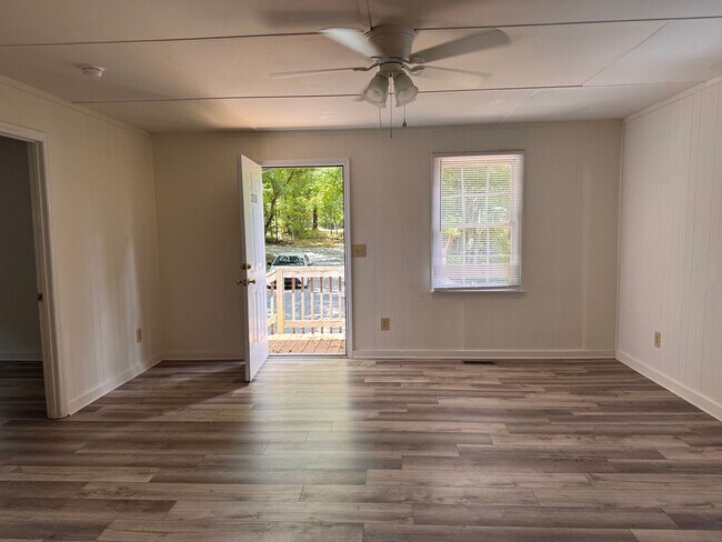 Foto del edificio - 2 BED, 1 BATH HOME LOCATED IN RAMSEUR