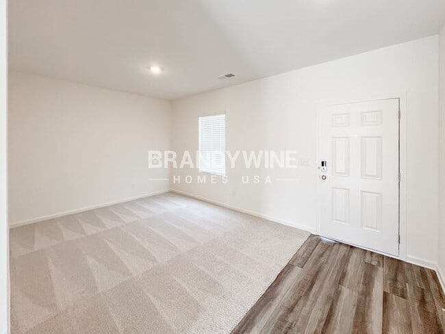 Foto del edificio - 7642 Saffron Ave