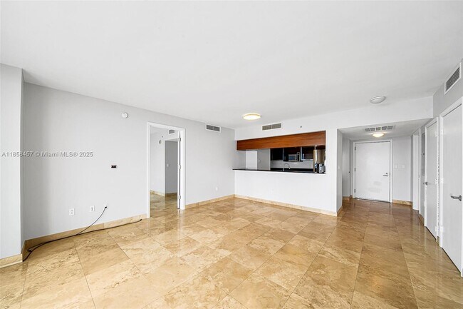 Building Photo - 1800 N Bayshore Dr