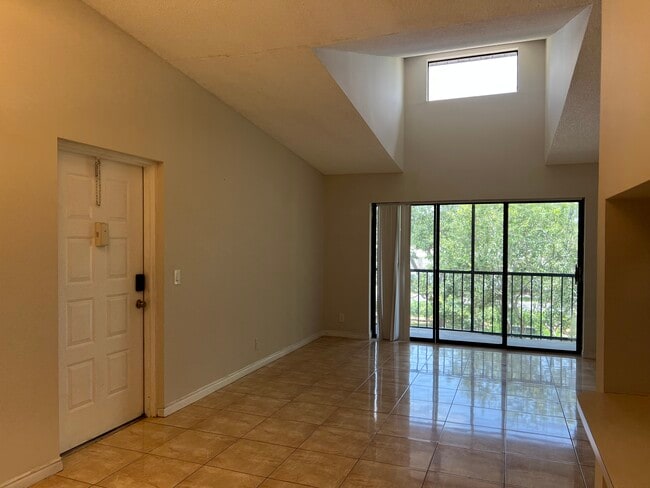Building Photo - 202 Foxtail Dr