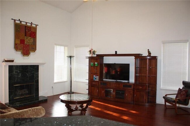 Building Photo - 9209 Azinger Dr