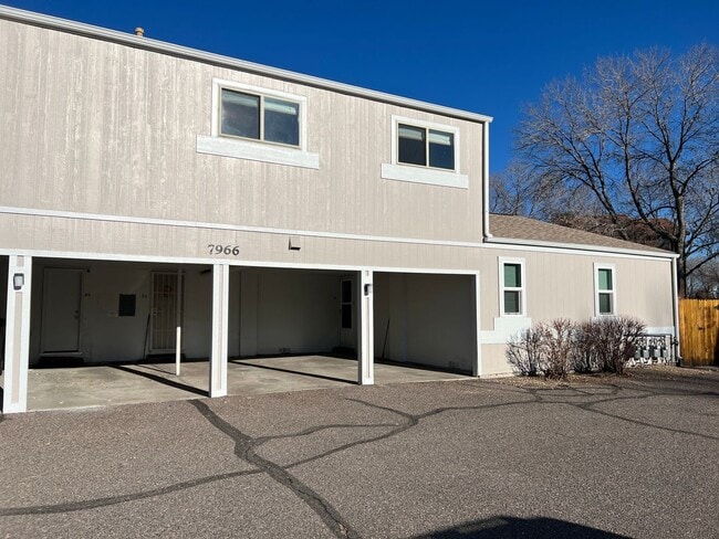Foto del edificio - 2 Bedroom Townhome in Arvada