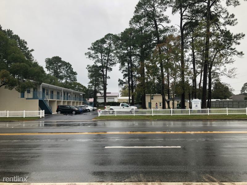Foto principal - 211 Green Acres Rd