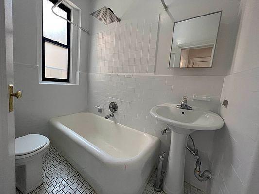 Foto del edificio - 1 bedroom in BRONX NY 10463