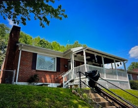 Building Photo - 1505 Augusta St