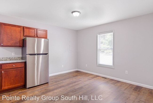 Building Photo - 3 br, 2 bath House - 111B Center Street