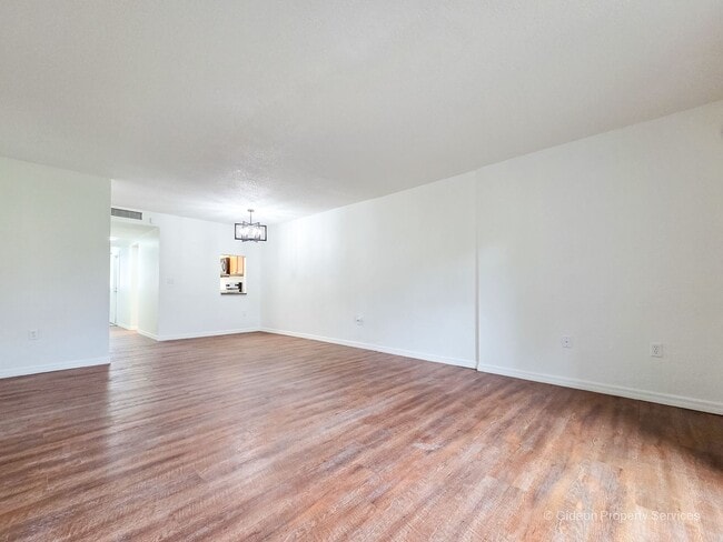 Building Photo - 711 SW 75th St