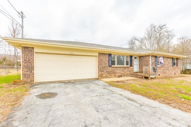 Building Photo - Wonderful one level ranch available in Sod...