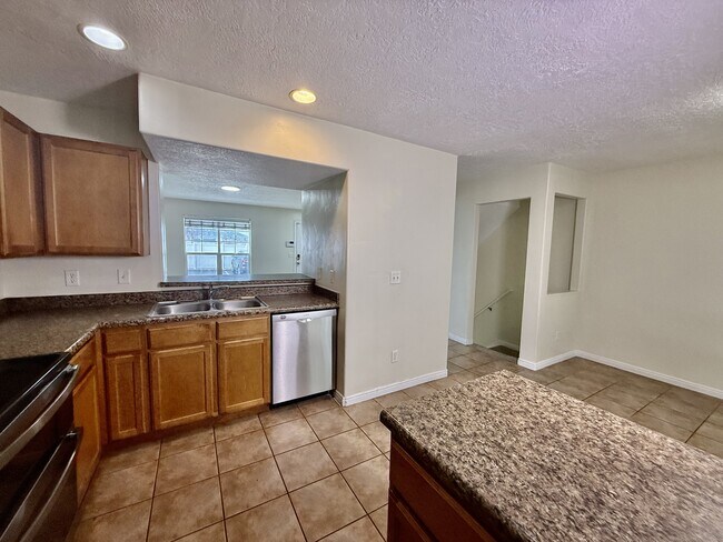 Foto del edificio - 4709 S Falkirk Dr