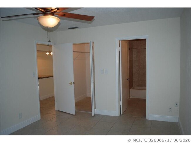 Foto del edificio - 6557 NW 99th Ave