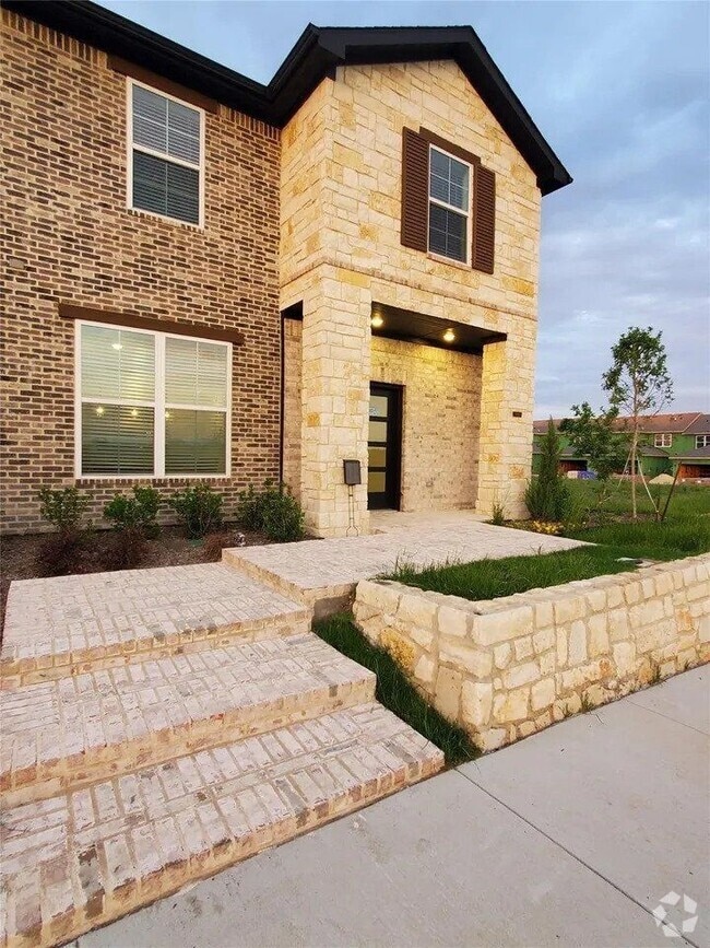 Building Photo - 8903 Cave Springs Mews