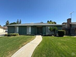 Building Photo - 4800 Summertree Ln