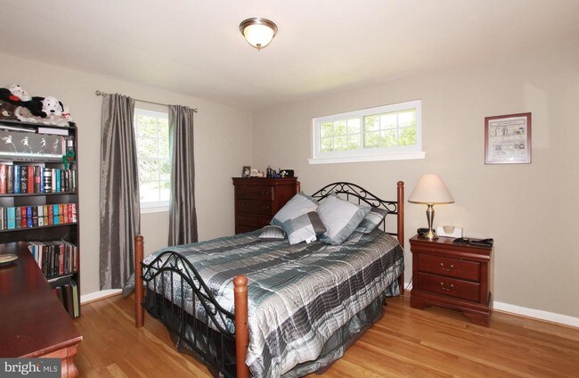 Foto del edificio - 5529 Southampton Dr