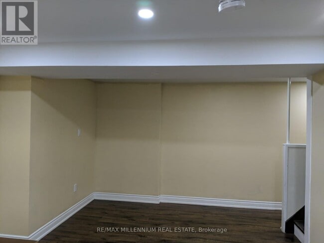 Building Photo - 18 Junewood Crescent