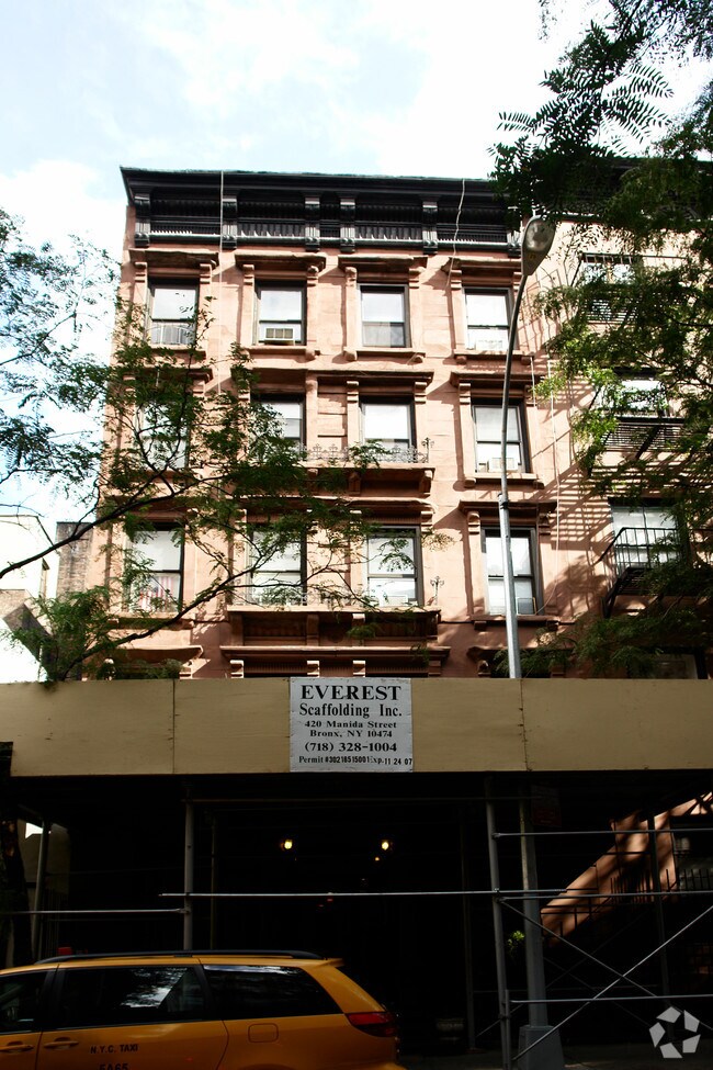 Foto del edificio - 363 W 51st St